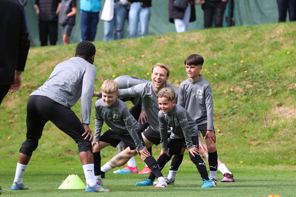 Gallery | Under-8s train with the first-team