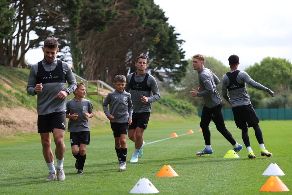 Gallery | Under-8s train with the first-team