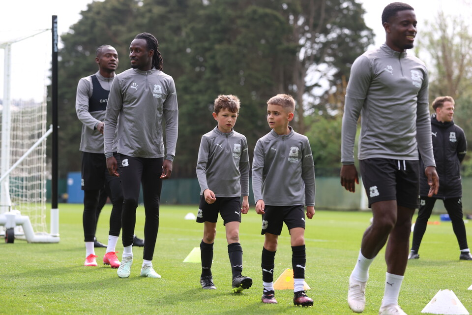Gallery | Under-8s train with the first-team