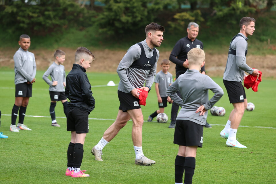Gallery | Under-8s train with the first-team