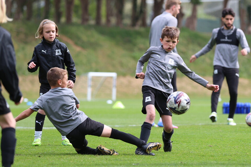 Gallery | Under-8s train with the first-team