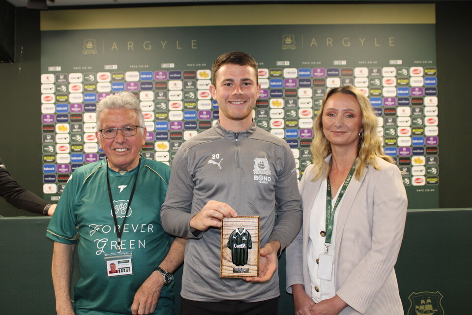 Gallery | Players receive Forever Green Plaques