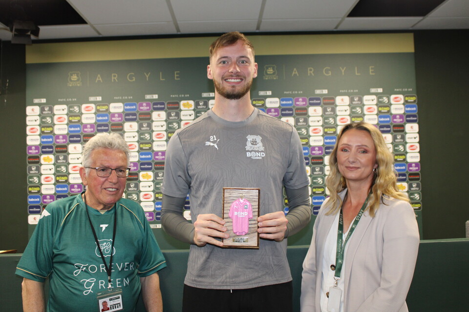 Gallery | Players receive Forever Green Plaques