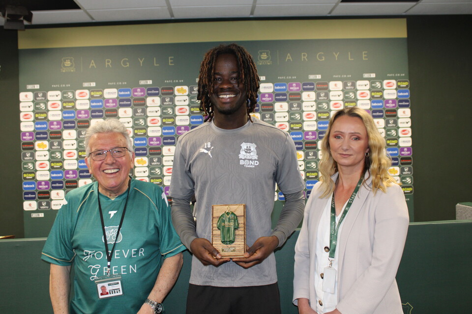 Gallery | Players receive Forever Green Plaques