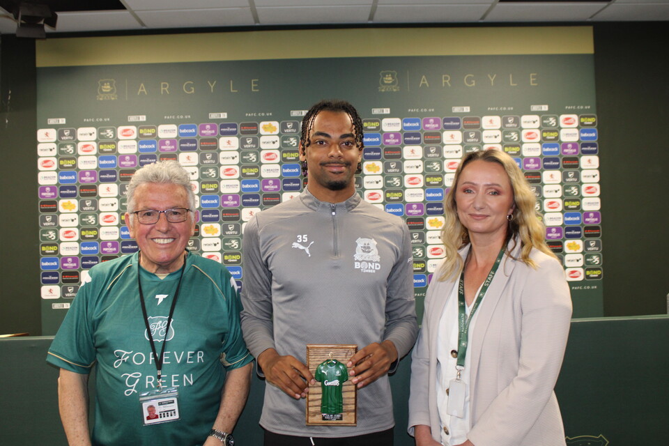 Gallery | Players receive Forever Green Plaques