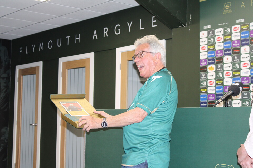 Gallery | Players receive Forever Green Plaques