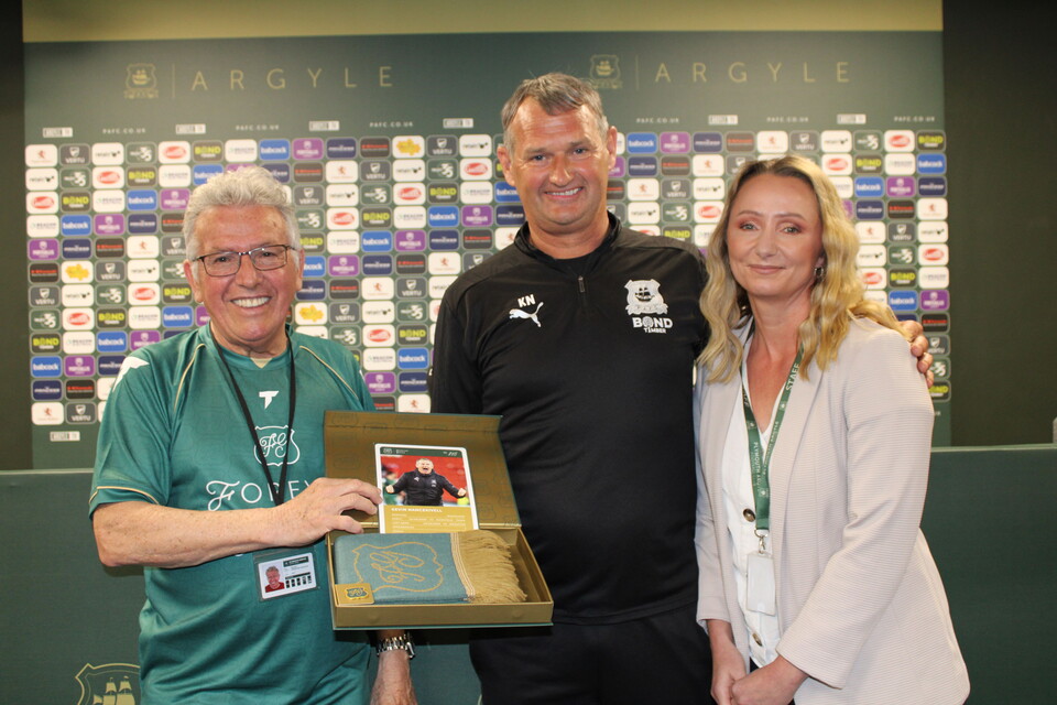 Gallery | Players receive Forever Green Plaques