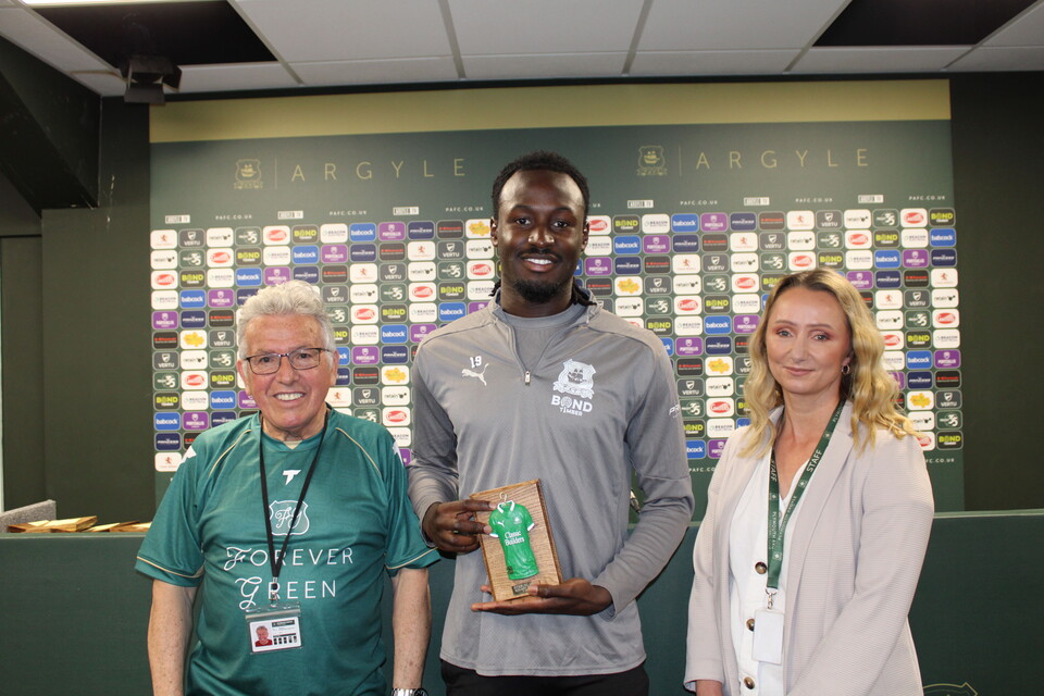Gallery | Players receive Forever Green Plaques