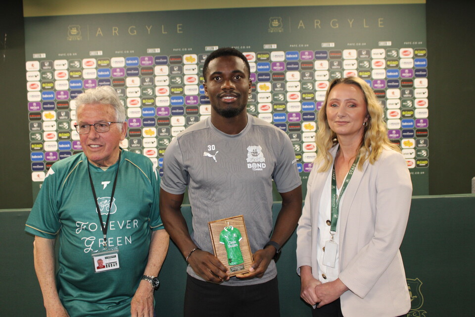 Gallery | Players receive Forever Green Plaques