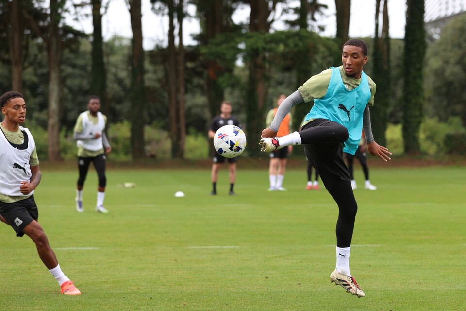 Training Gallery | Pre Torquay United (A)