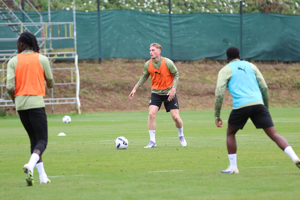 Training Gallery | Pre Torquay United (A)