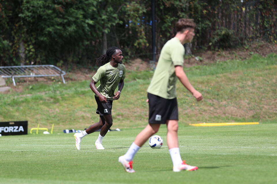 Training Gallery | Pre Barnsley (H)