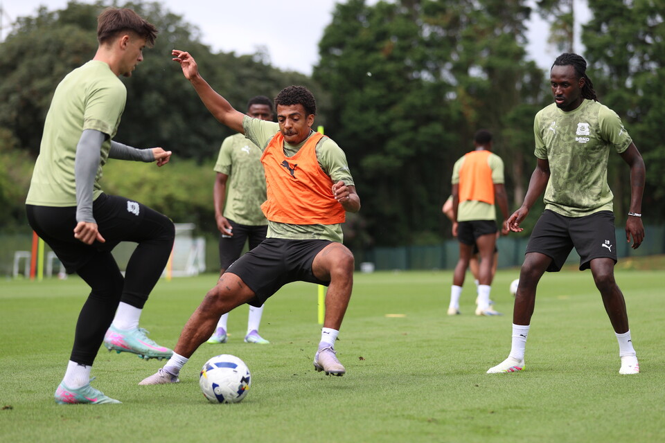 Training Gallery | Pre Barnsley (H)