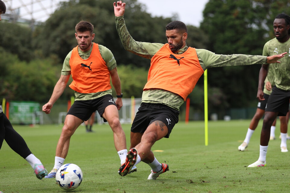 Training Gallery | Pre Barnsley (H)