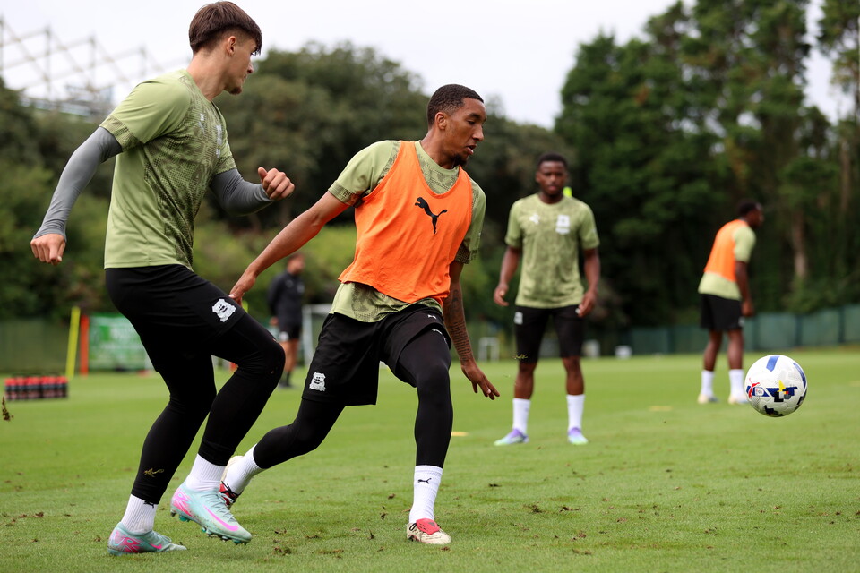 Training Gallery | Pre Barnsley (H)