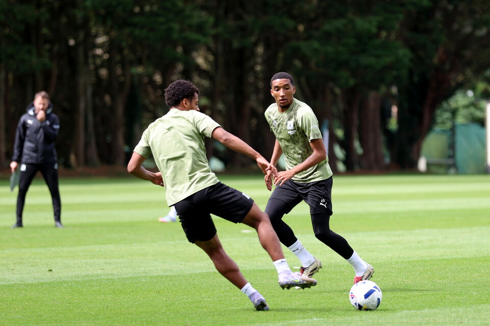 Training Gallery | Pre Barnsley (H)