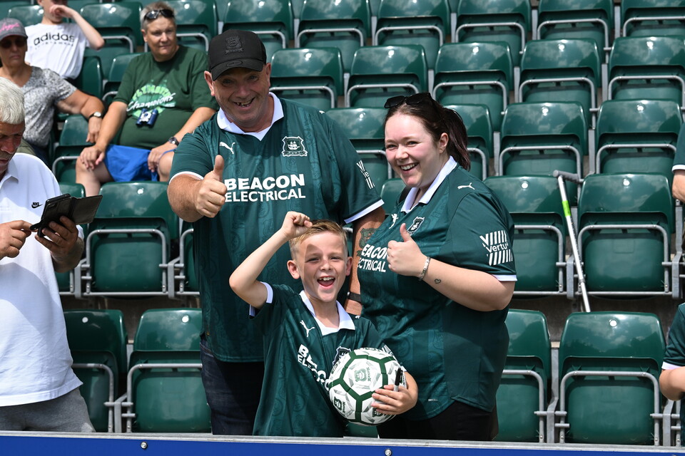 Fan Gallery | Bristol City (H)