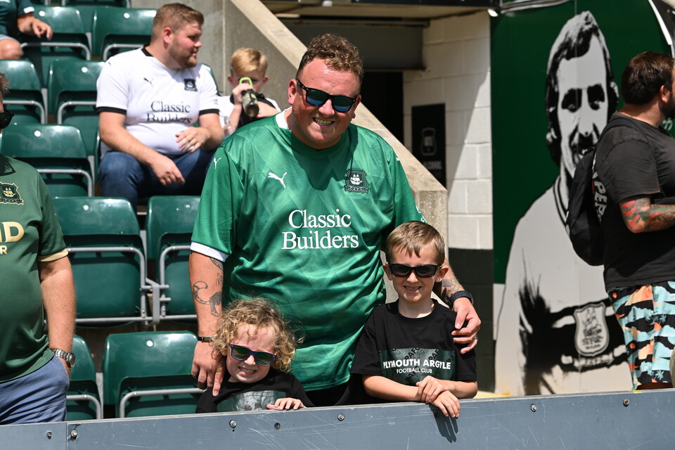 Fan Gallery | Bristol City (H)