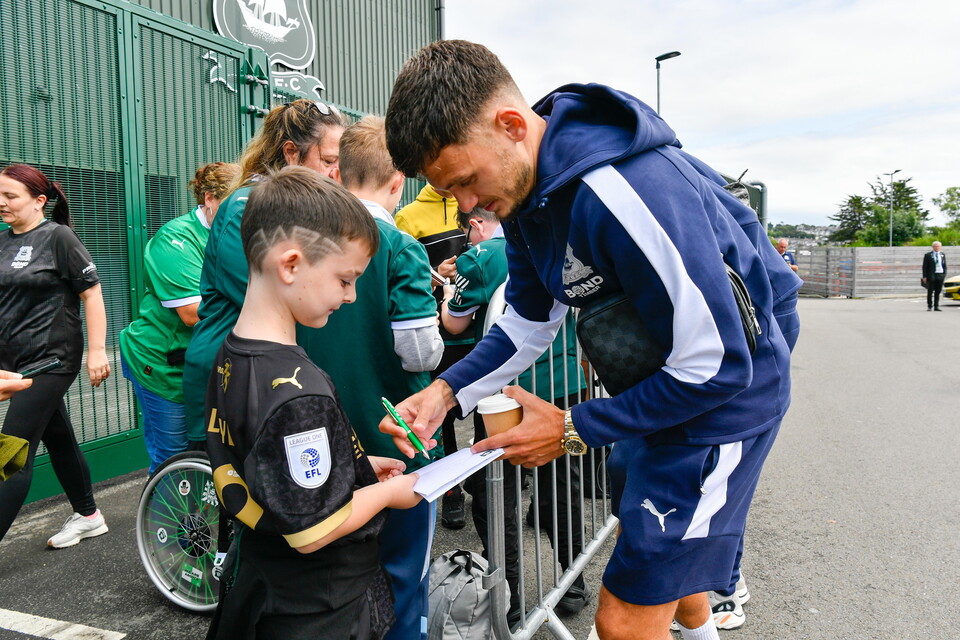 Fan Gallery | Bristol City (H)