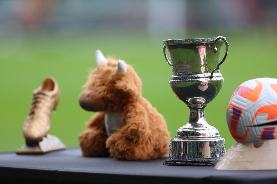 Gallery | Celebrities v Forever Green