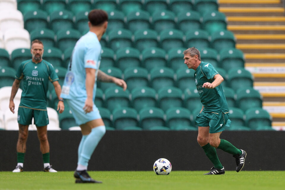 Gallery | Celebrities v Forever Green