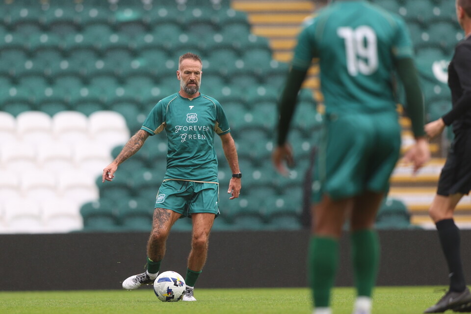 Gallery | Celebrities v Forever Green