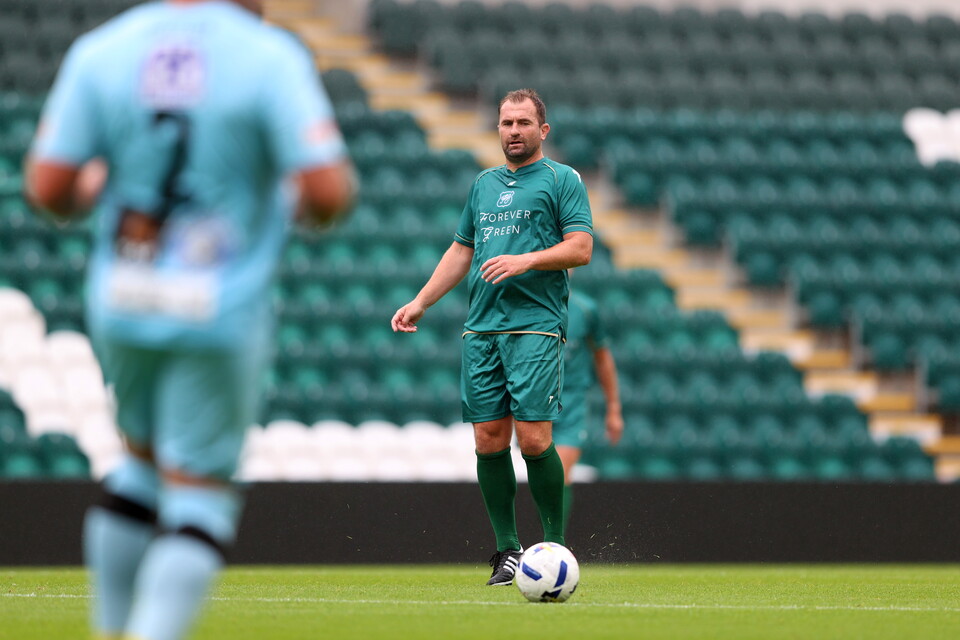 Gallery | Celebrities v Forever Green