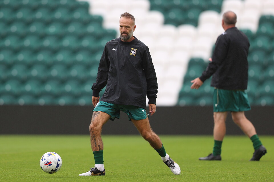 Gallery | Celebrities v Forever Green