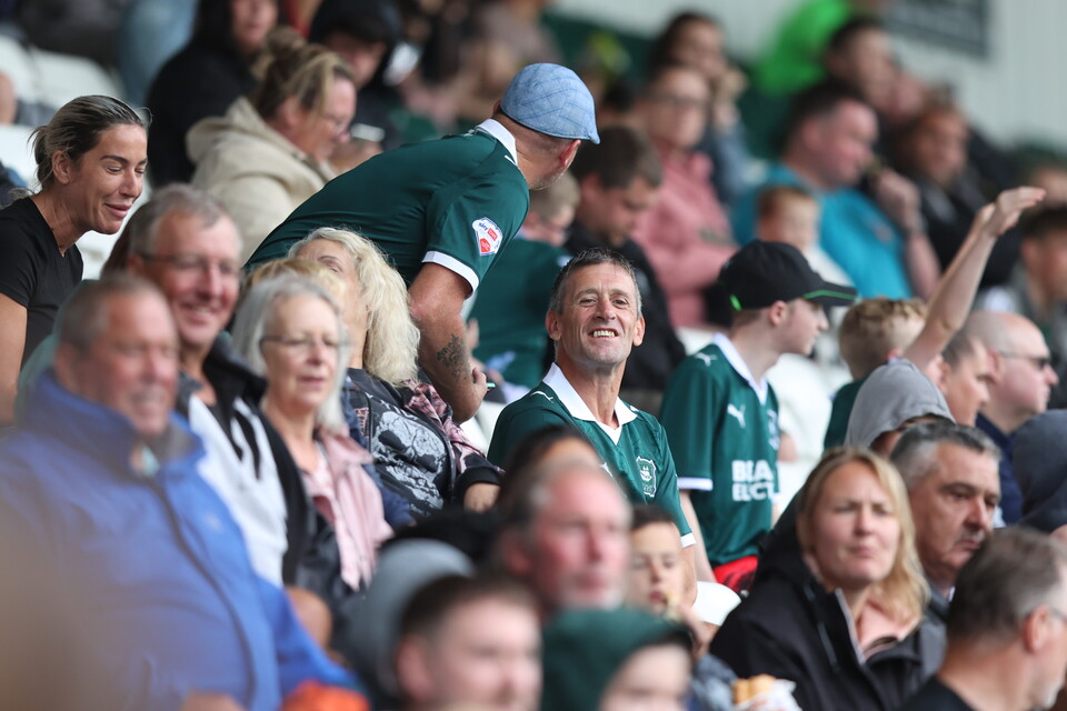 Gallery | Celebrities v Forever Green