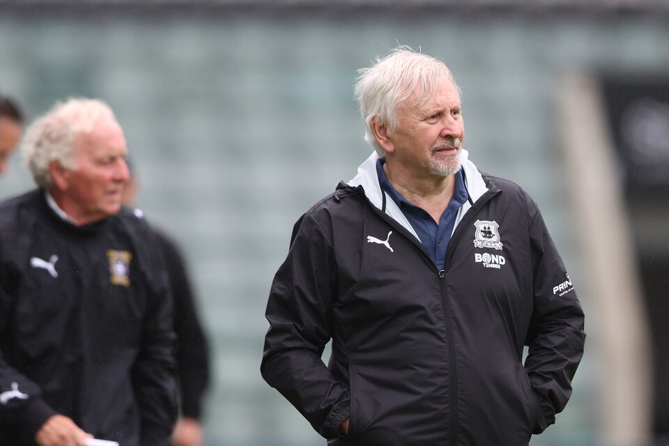 Gallery | Celebrities v Forever Green