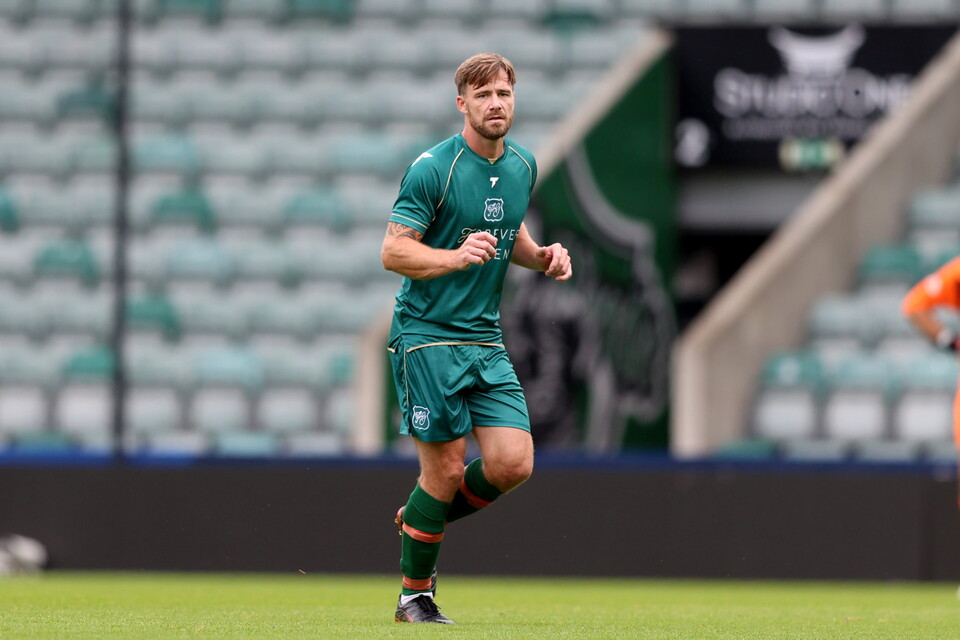 Gallery | Celebrities v Forever Green