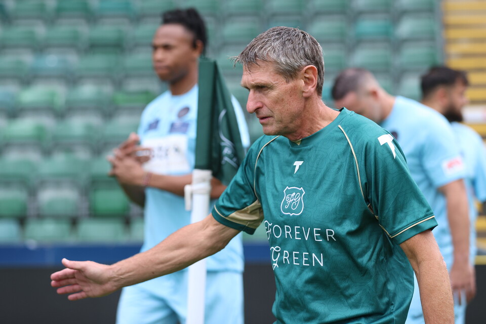 Gallery | Celebrities v Forever Green