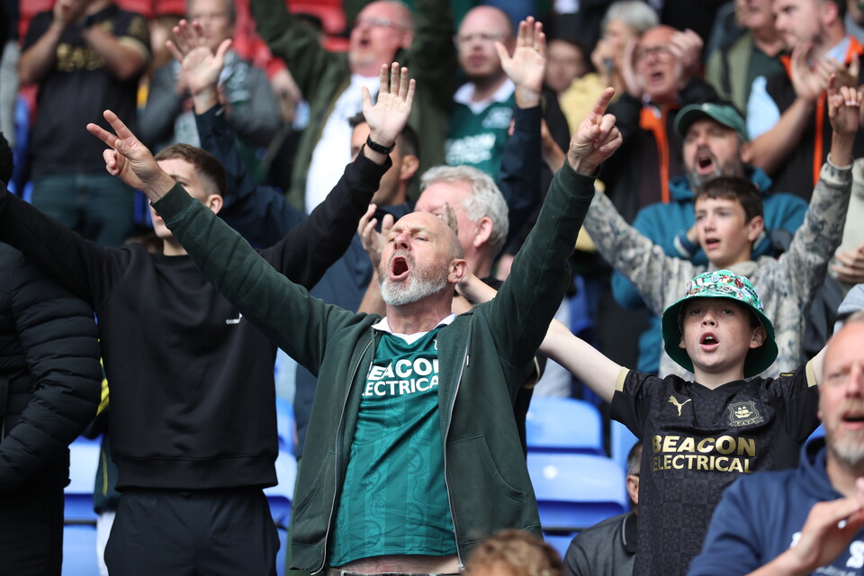 Fan Gallery | Bolton Wanderers (A)