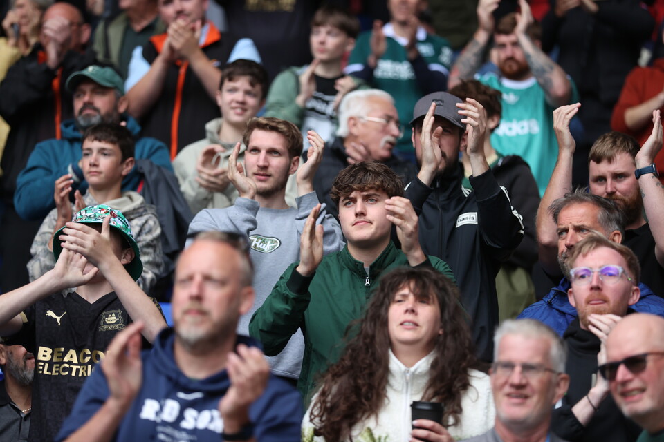 Fan Gallery | Bolton Wanderers (A)