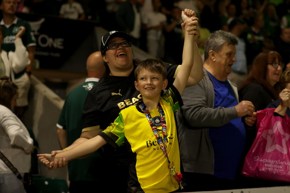 Fan Gallery | Queens Park Rangers (H)