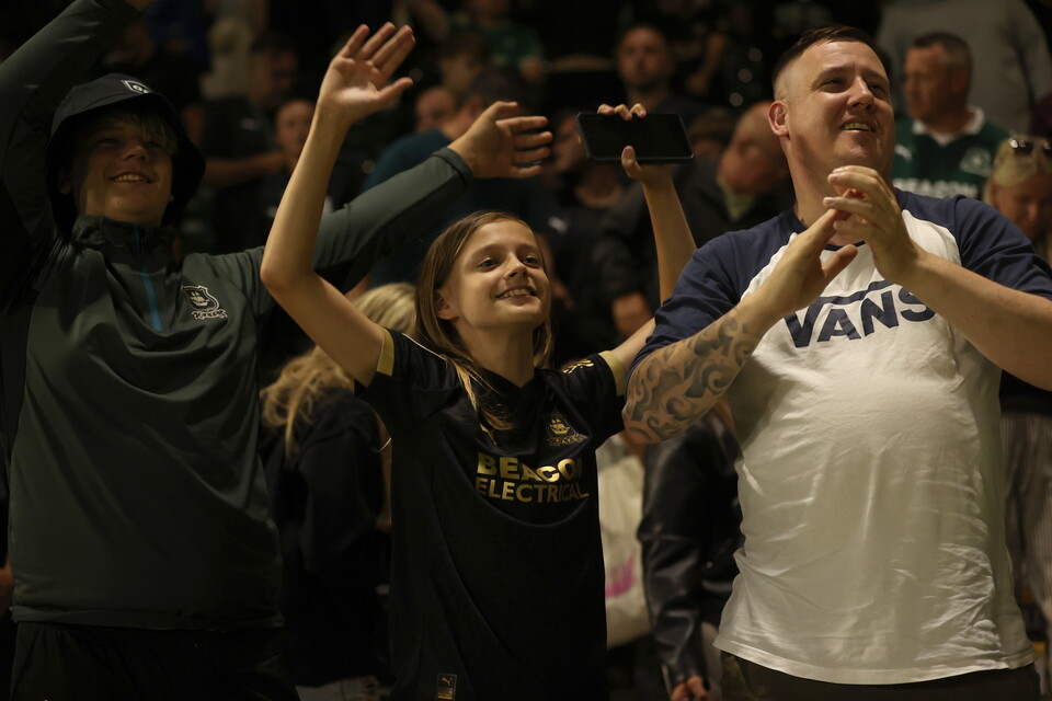 Fan Gallery | Queens Park Rangers (H)