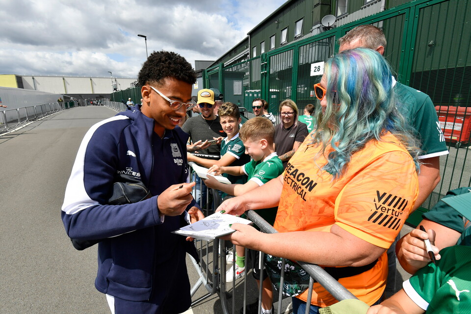 Fan Gallery | Barnsley (H)