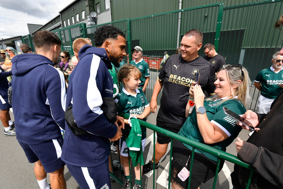 Fan Gallery | Barnsley (H)