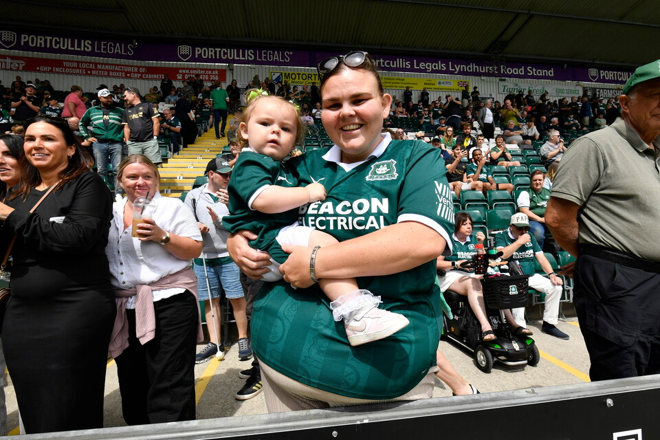 Fan Gallery | Barnsley (H)