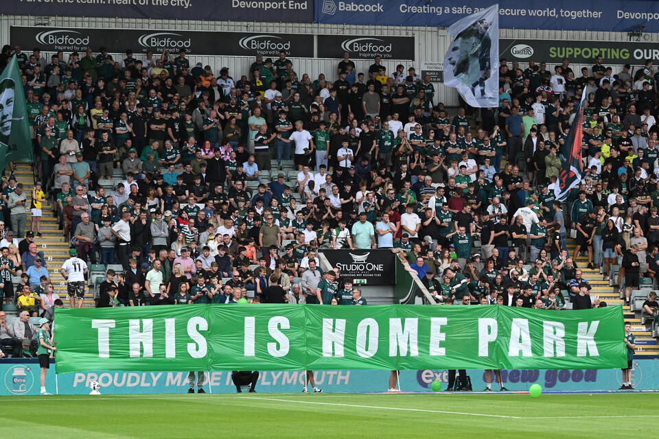 Fan Gallery | Barnsley (H)