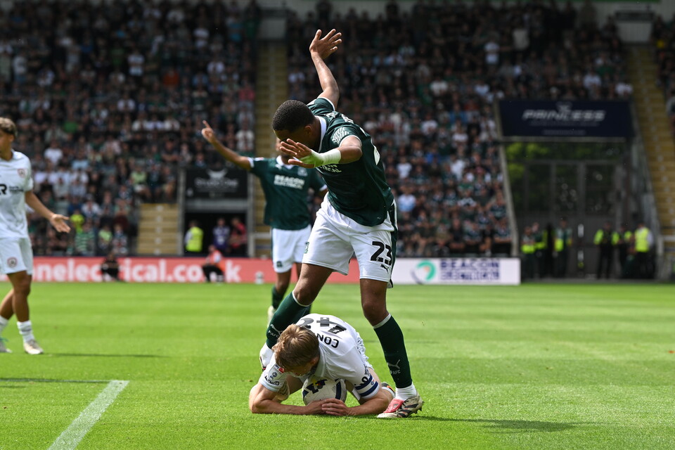 Match Gallery | Barnsley (H)