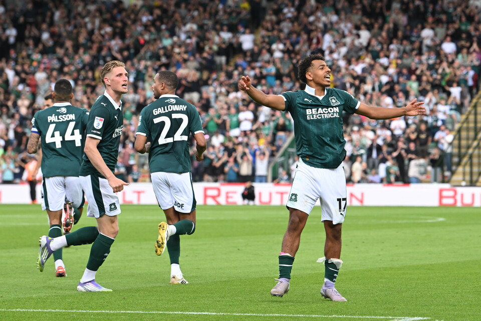 Match Gallery | Barnsley (H)