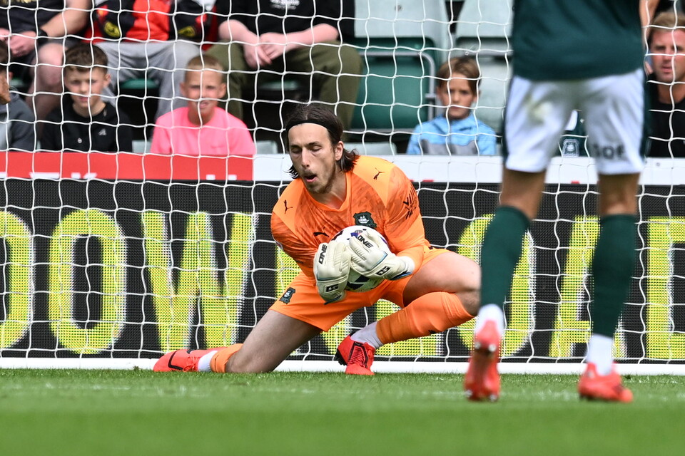 Match Gallery | Barnsley (H)