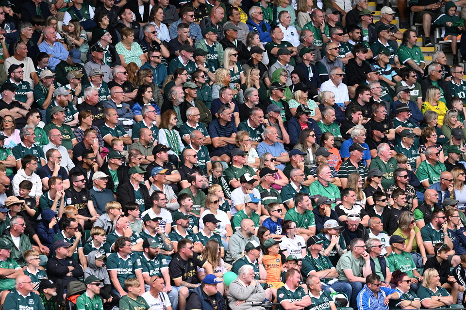 Fan Gallery | Barnsley (H)