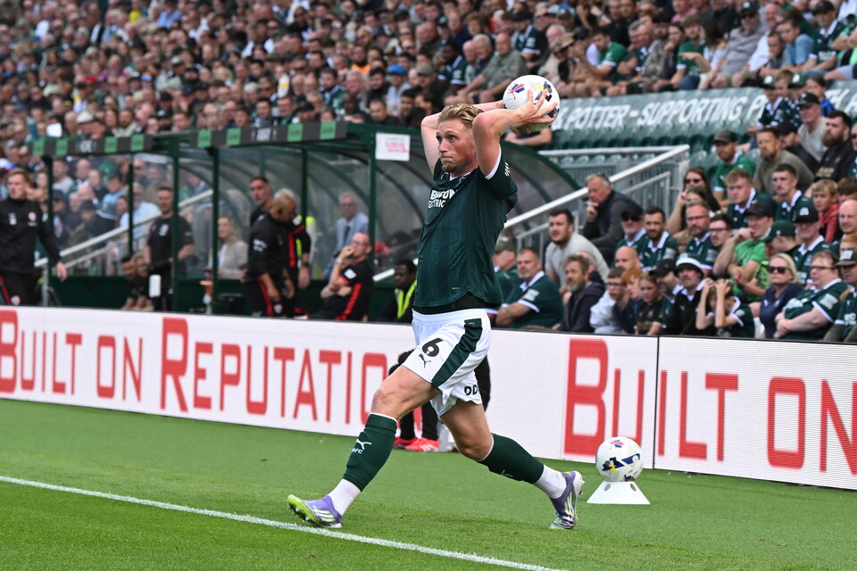 Match Gallery | Barnsley (H)