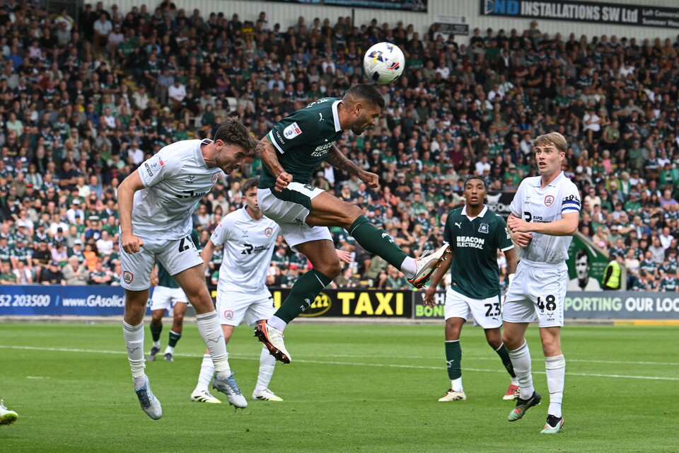 Match Gallery | Barnsley (H)