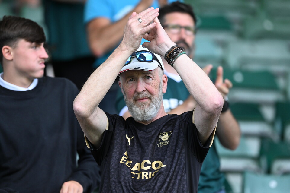 Fan Gallery | Barnsley (H)