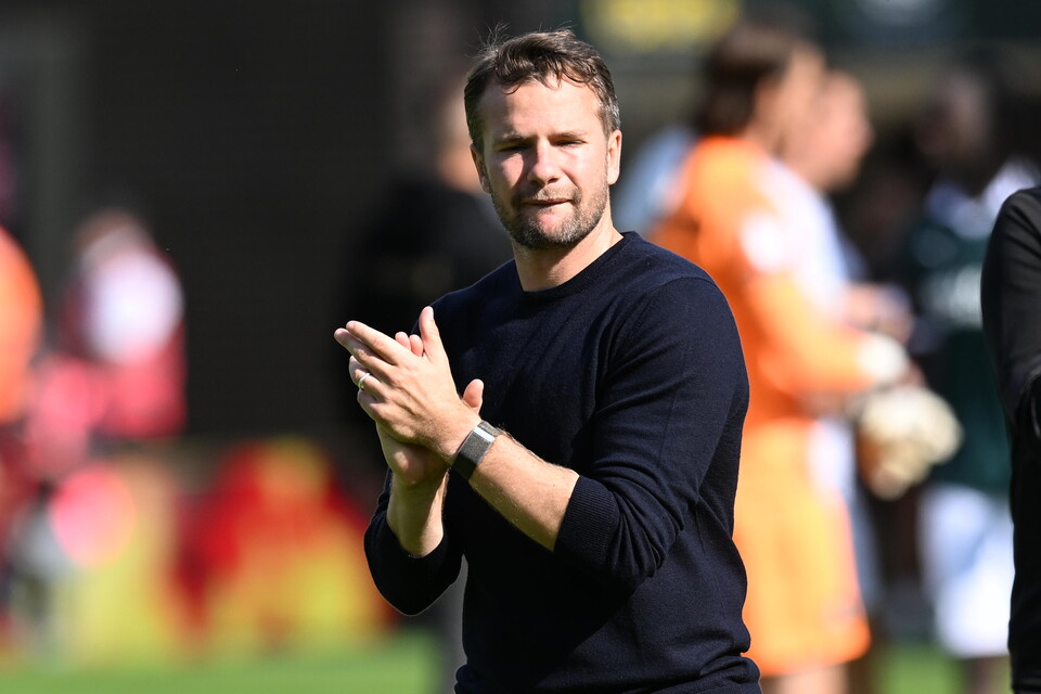 Match Gallery | Barnsley (H)