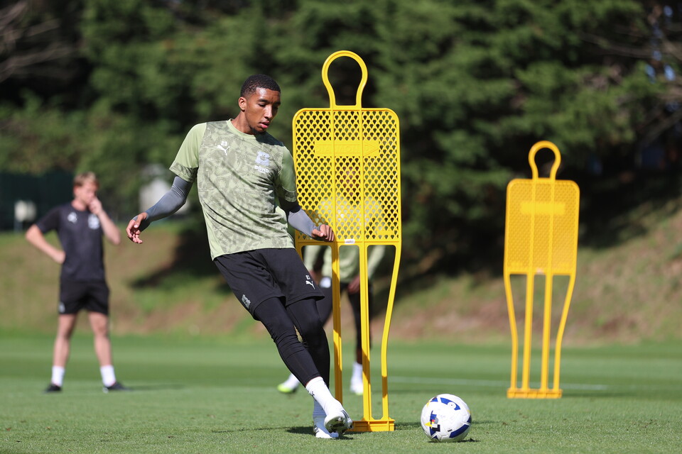 Training Gallery | Pre Stockport County (H)