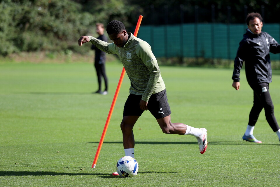 Training Gallery | Pre Stockport County (H)